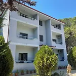 Canary Mini-hôtel Golem (Tirana)