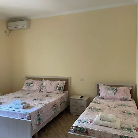Canary Penzion Golem (Tirana)
