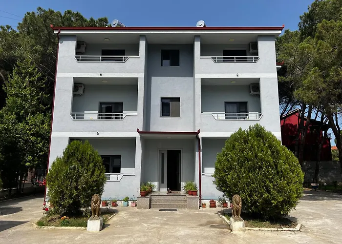 Canary Locanda Golem (Tirana)