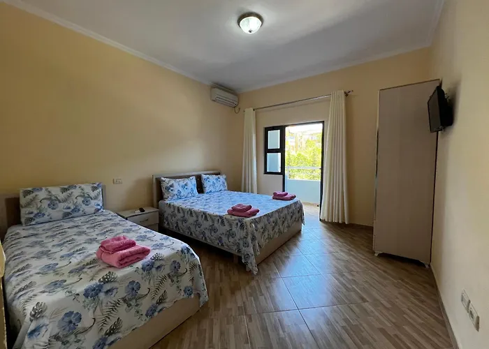 Canary Locanda Golem (Tirana)