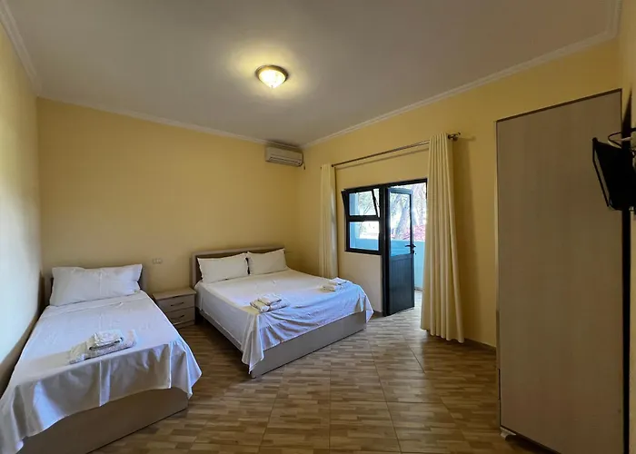 Locanda Canary Golem (Tirana)