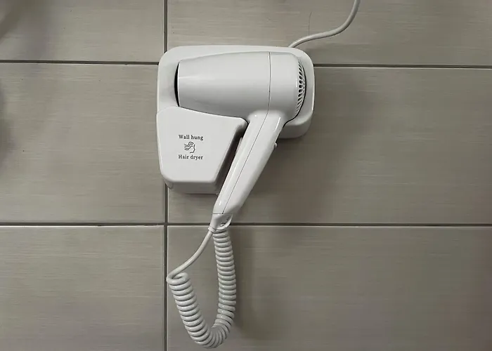 Canary * Golem (Tirana)