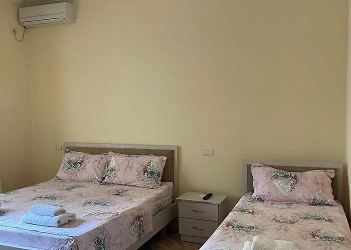 Canary Locanda Golem (Tirana)